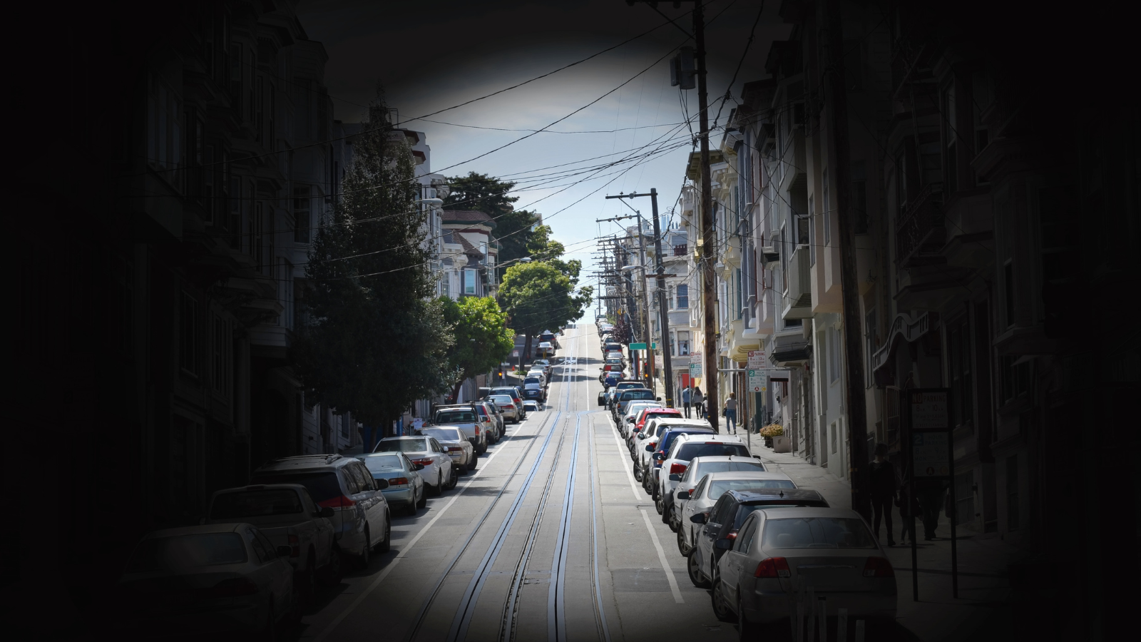 Tunnel vision - retinitis pigmentosa Tunnel vision - street seen through tunnel vision lens